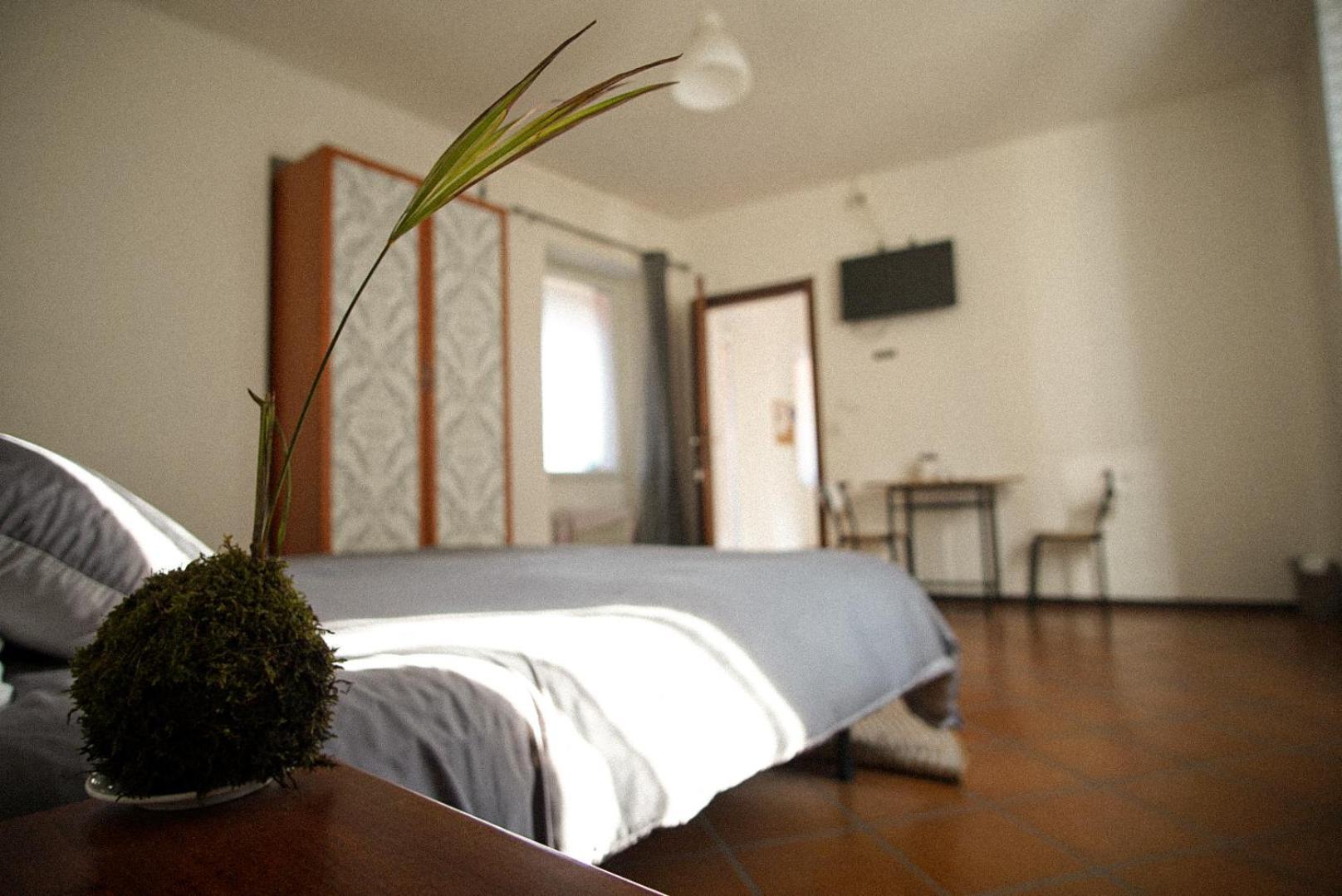 A D Rooms - Il Campanile Casale Corte Cerro Εξωτερικό φωτογραφία